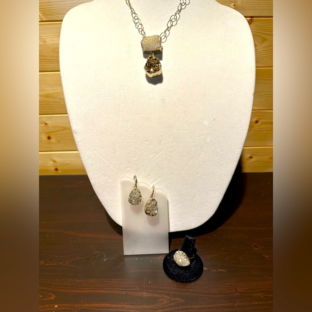 BNWOT LOFT 3 piece gold druzy gemstone jewelry set.
